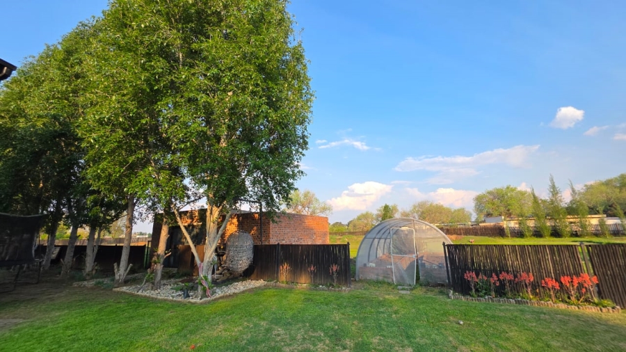 4 Bedroom Property for Sale in Roodewal Free State